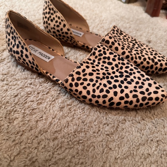 Steve Madden Tortoise Shell Dot Flats - Picture 3 of 3